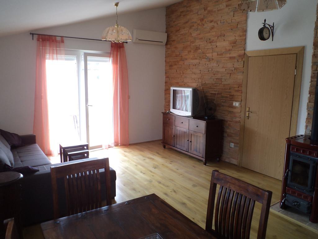 Apartment Jole Шибеник Екстер'єр фото
