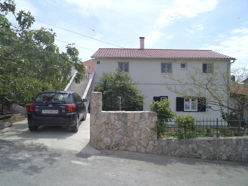 Apartment Jole Шибеник Екстер'єр фото