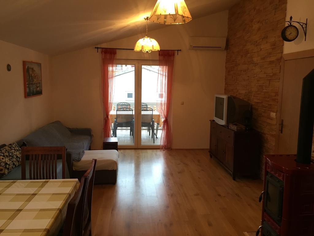 Apartment Jole Шибеник Екстер'єр фото